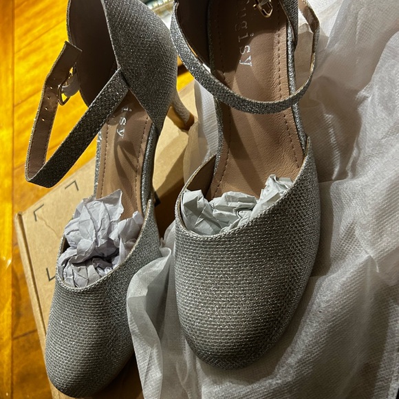 Shoes - Picture 1 of 2